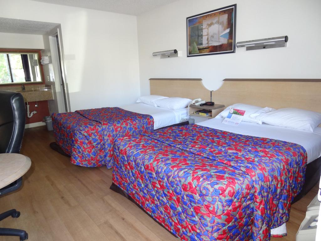 Econo Lodge Palm Harbor - Clearwater Zewnętrze zdjęcie
