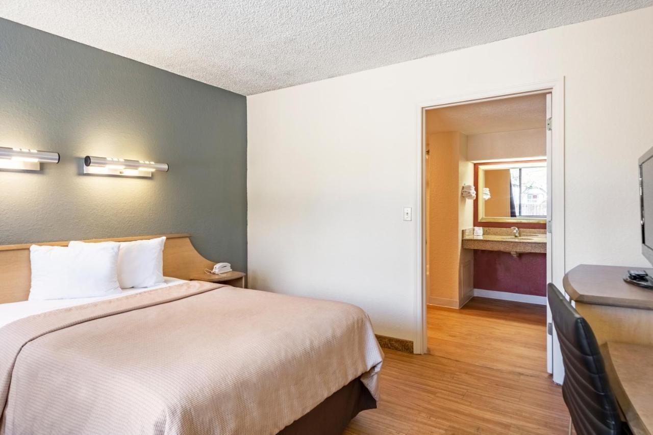 Econo Lodge Palm Harbor - Clearwater Zewnętrze zdjęcie